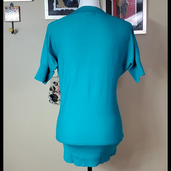 Ann Taylor LOFT green v neck shirt - Picture 3 of 8